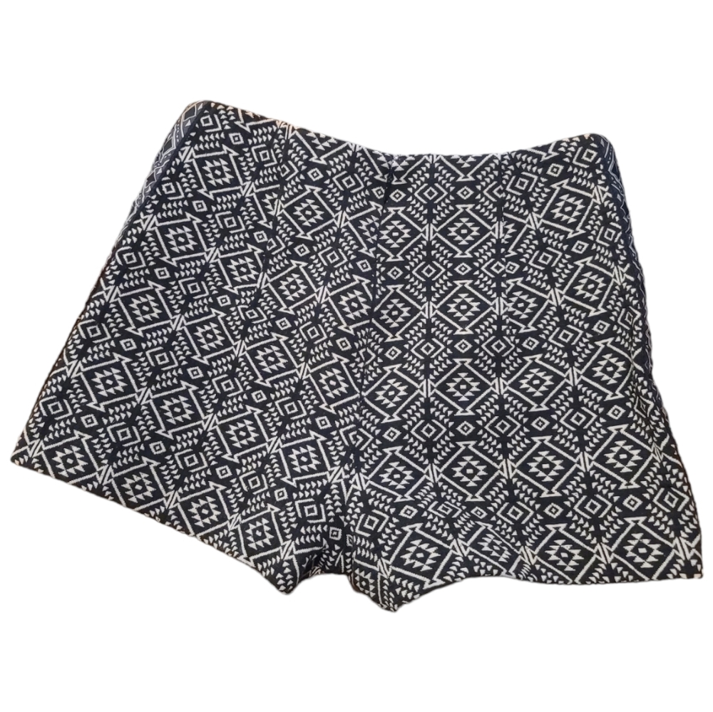 Ecote Embroidered High Waist Shorts Size 4